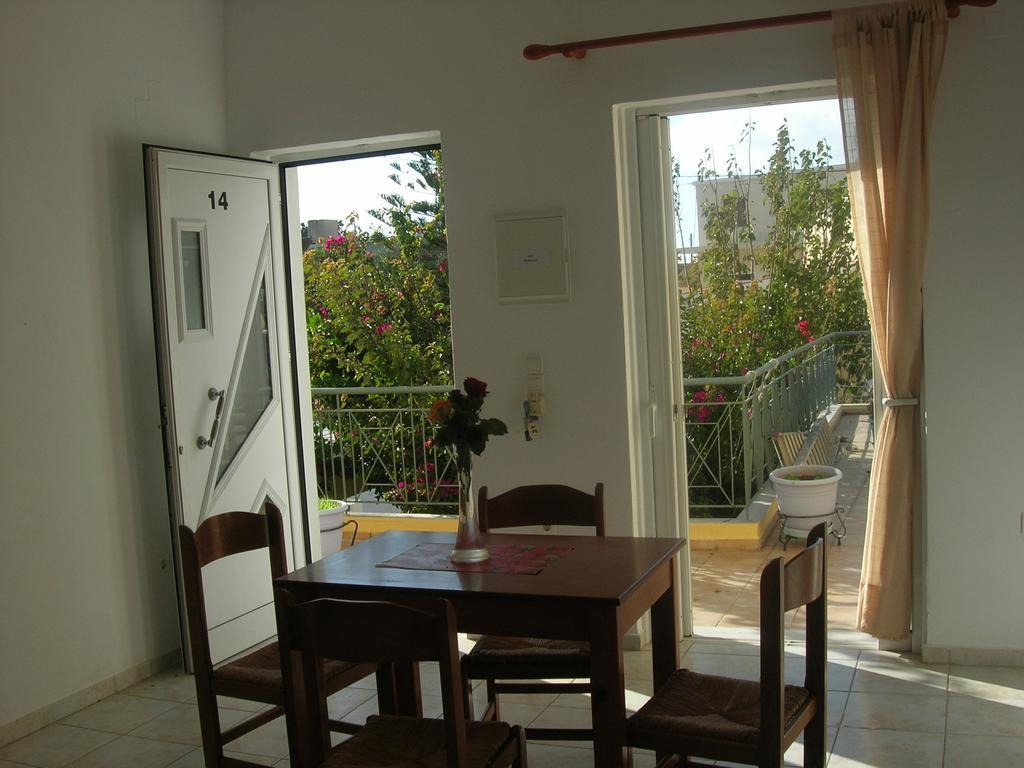 Giorgos Apartments Paleochora Zimmer foto